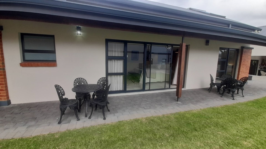 4 Bedroom Property for Sale in Meerhof North West